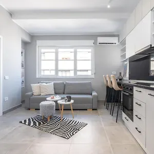 Apartamento Minimalist Design In Magheru